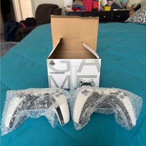2-Pack White Wireless Game Controllers - 2.4G Console Controllers